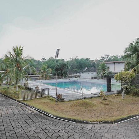 RedDoorz Premium @ Jalan Pal 10 Jambi Hotel Bagian luar foto