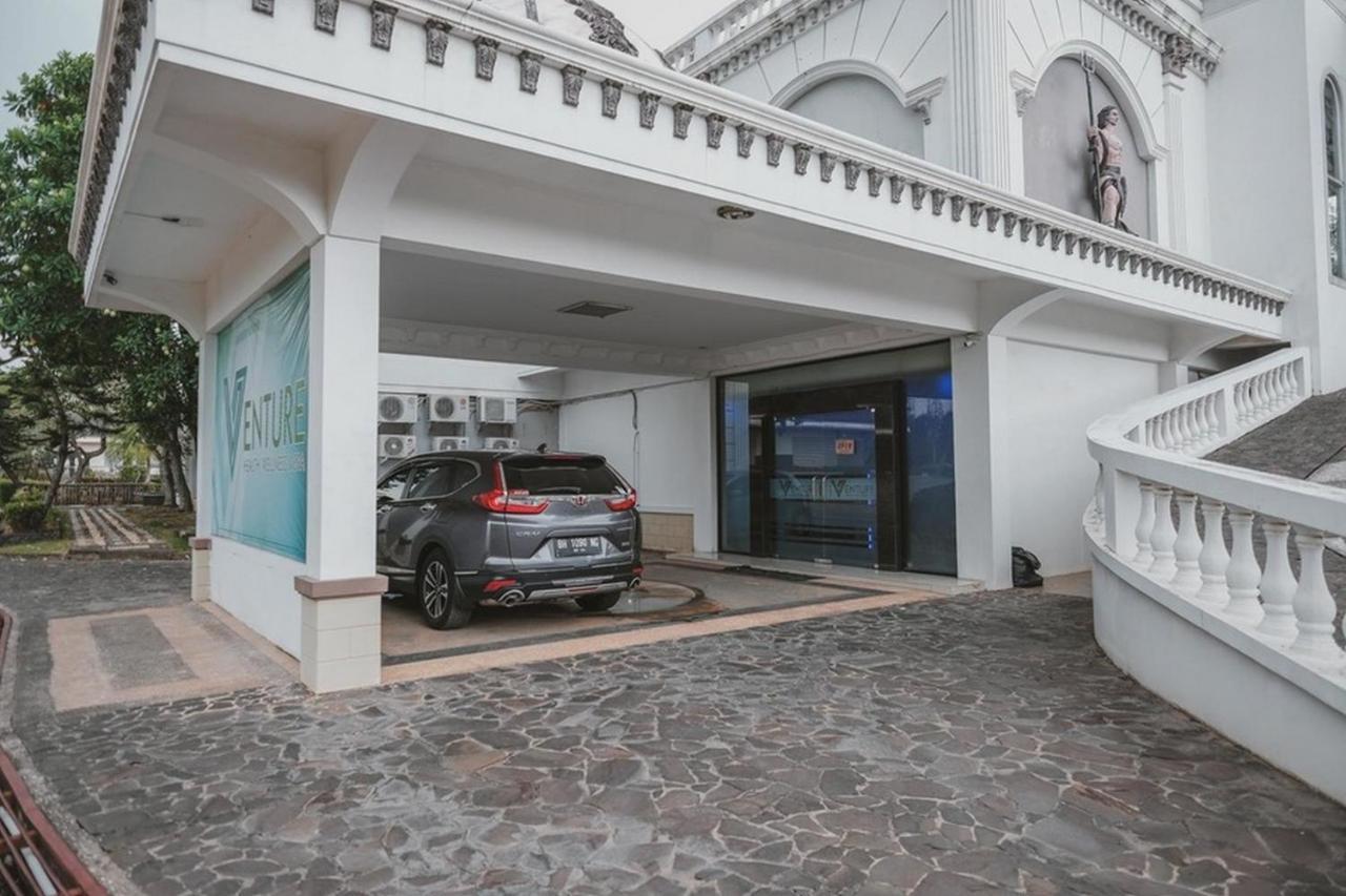 RedDoorz Premium @ Jalan Pal 10 Jambi Hotel Bagian luar foto